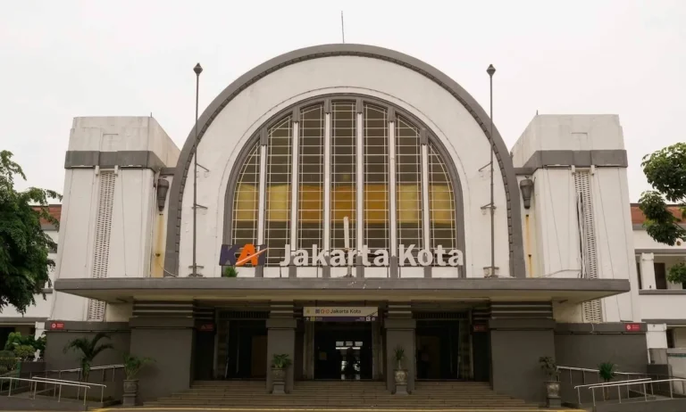 jakarta-kota-station-track-cir-highlight-image-cb9a1978